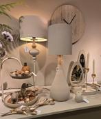 Moderne Klasse Tafellamp Chiel – in Beige met Ribbel Kap, Helene Livingstyle, Helenelivingstyle@gmail.com, 7531TJ, Moderne en Scandinavisch