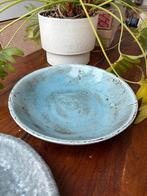 Turquoise Aardewerk Schaal - 33cm, Huis en Inrichting, Overige kleuren, Aardewerk of Porselein, Ophalen of Verzenden, Zo goed als nieuw