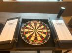 Bulls cabinet black + Winmau Blade 5, Sport en Fitness, Darts, Ophalen, Zo goed als nieuw, Dartbord