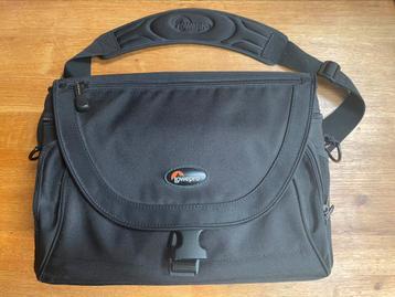 Lowepro grotere cameratas (Nova 5 AW) beschikbaar voor biedingen
