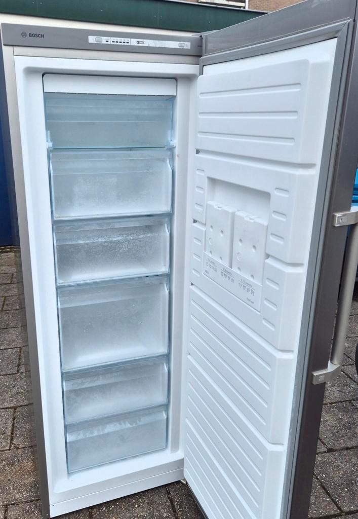 2 keer vrieskast Bosch no frost R.V.S/ 4 laden, Witgoed en Apparatuur, Vriezers en Diepvrieskisten, Gebruikt, Vrijstaand, Vrieskast