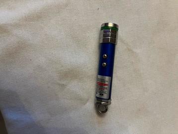 Laser met Rood Licht & Zaklamp beschikbaar voor biedingen
