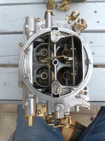 Edelbrock Carburateurs - 625 CFM & 800 CFM beschikbaar voor biedingen
