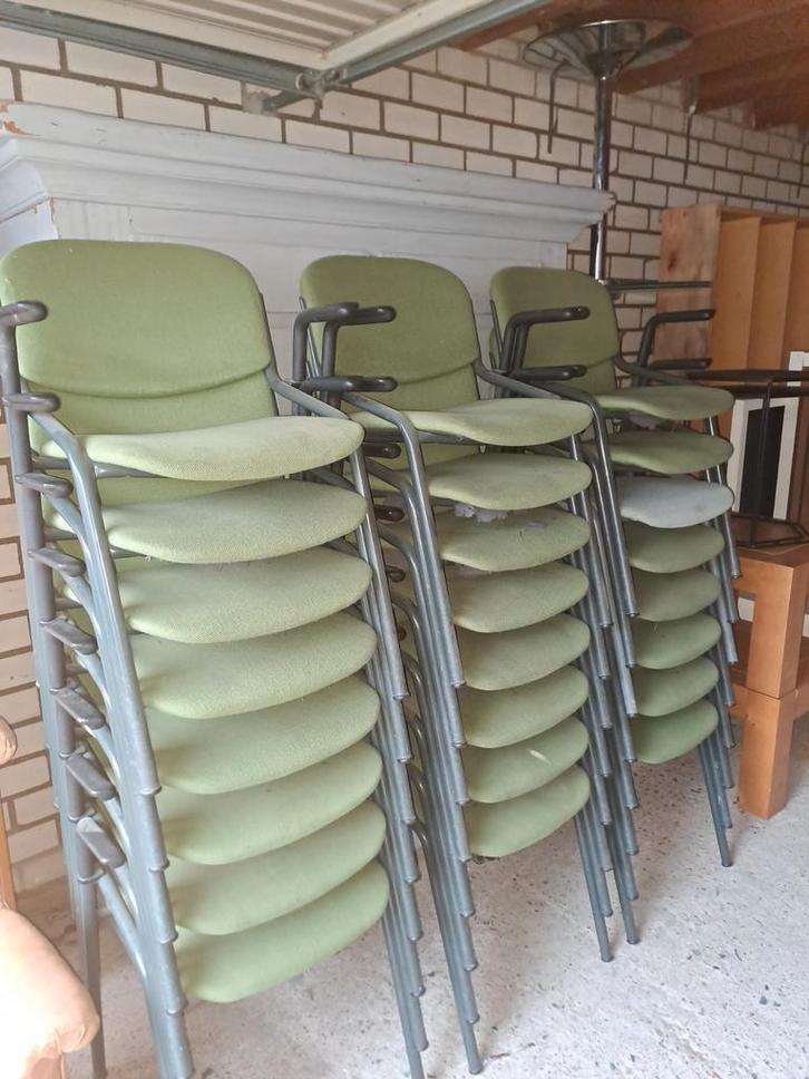 Stapelbare stoelen - set van 24, Huis en Inrichting, Stoelen, Gebruikt, Vijf, Zes of meer stoelen, Metaal, Stof, Overige kleuren