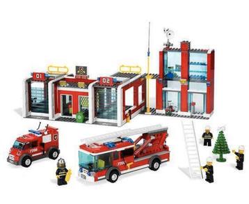 Lego brandweerstation 7208 beschikbaar voor biedingen