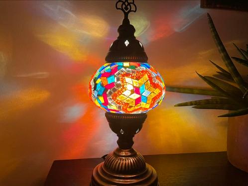 Nieuwe Oosterse tafellamp mozaieklamp Tiffany lamp effect, Huis en Inrichting, Lampen | Tafellampen, Nieuw, Minder dan 50 cm, Glas