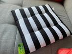 Nieuw zwart / wit kussen., Tuin en Terras, Tuinmeubel-accessoires, Ophalen of Verzenden, Zo goed als nieuw