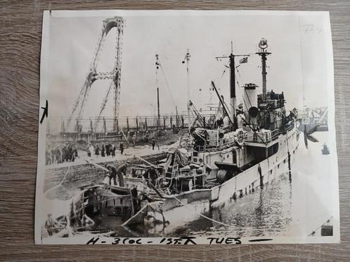 Nederlandse groot formaat persfoto, gezonken Jan van Gelder., Verzamelen, Militaria | Tweede Wereldoorlog, Marine, Foto of Poster