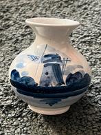Delfts Blauw Miniatuur Vaasje, Blauw, Aardewerk of Porselein, Ophalen of Verzenden, Zo goed als nieuw