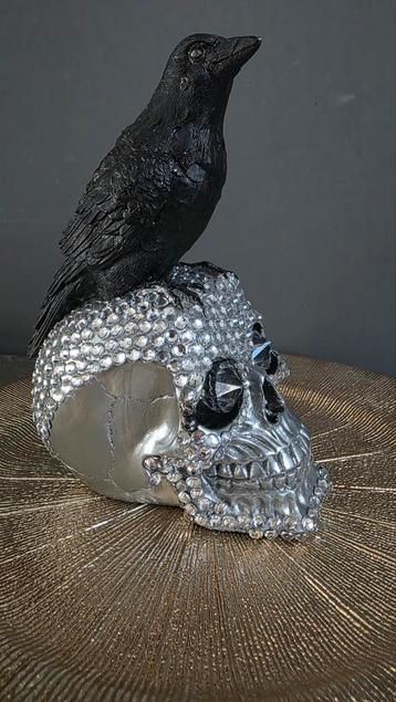 Diamanten skelet/skull met vogel beschikbaar voor biedingen