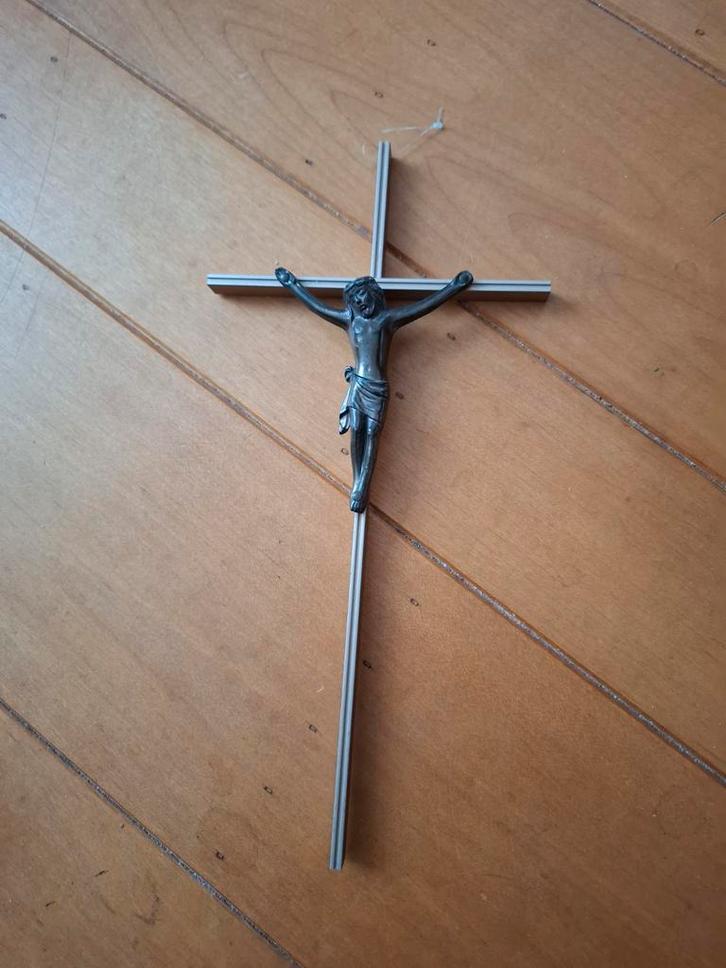 Kruisbeeld met Christusfiguur, Antiek en Kunst, Antiek | Religie, Ophalen of Verzenden