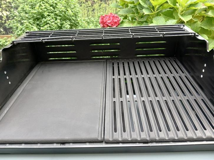 GIETIJZEREN ROOSTERS EN BAKPLATEN, Tuin en Terras, Barbecue-accessoires, Gebruikt, Ophalen