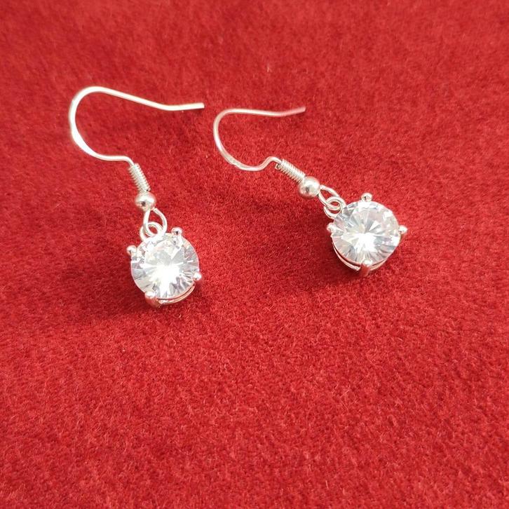 Zilveren oorbellen met zirkonia, Sieraden, Tassen en Uiterlijk, Oorbellen, Nieuw, Hangers, Zilver, Zilver, Met edelsteen, Met kristal