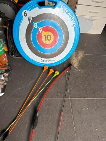Soft Archery Set met Doelwit en Pijlen beschikbaar voor biedingen