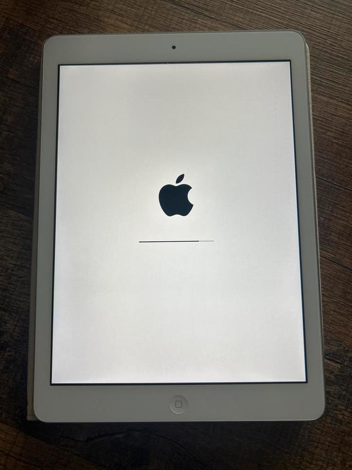 iPad Air (2013) - Zeer nette staat!, Computers en Software, Apple iPads, Gebruikt, Apple iPad Air, 10 inch, 16 GB, Wit, Ophalen
