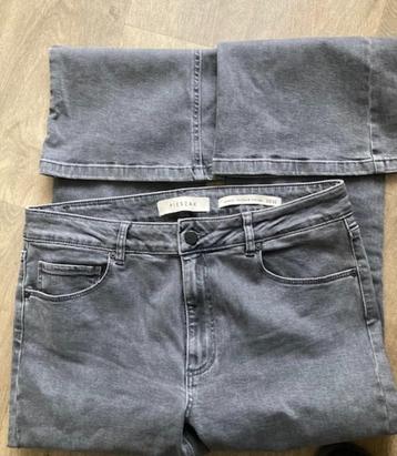 PIESZAK, Deens, grijze jeans Marije flair 32/32- 42/44 beschikbaar voor biedingen
