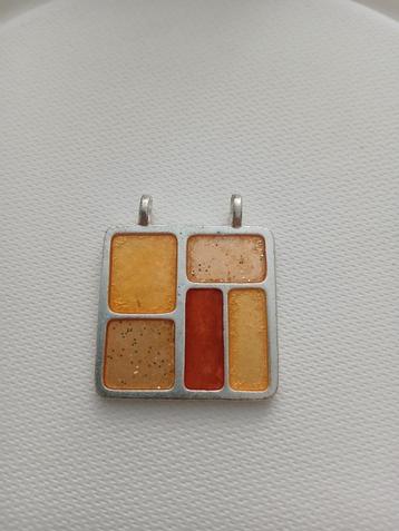 ketting hanger beschikbaar voor biedingen