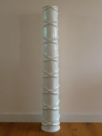 Prachtige witte fairtrade unieke houten vaas als nieuw beschikbaar voor biedingen