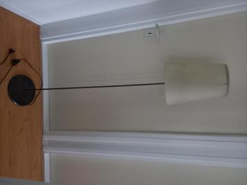 Staande schemerlamp beschikbaar voor biedingen