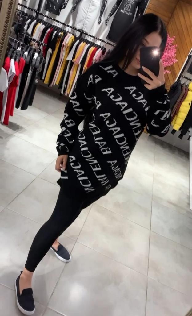 15x restpartij Gucci balenciagaa truien Dames kleding handel, Kleding | Dames, Huispakken, Nieuw, Maat 46/48 (XL) of groter, Ophalen of Verzenden