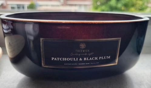 Treewick geurkaars. Nieuw. Patchouli & Black plum, Huis en Inrichting, Woonaccessoires | Kandelaars en Kaarsen, Nieuw, Kaars, Minder dan 25 cm