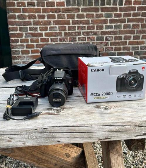 Canon EOS2000D - in absolute nieuwstaat, Audio, Tv en Foto, Fotocamera's Digitaal, Zo goed als nieuw, Ophalen of Verzenden