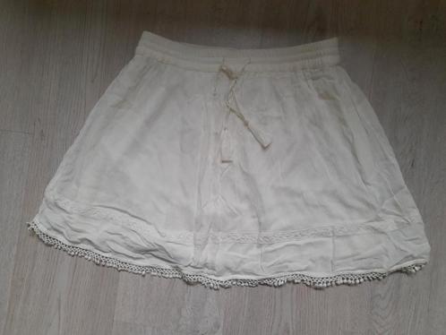 Nieuw: Ibiza hobo stijl rok met franjes maat 38, Kleding | Dames, Rokken, Nieuw, Maat 38/40 (M), Wit, Boven de knie, Ophalen of Verzenden