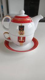 Agatha's Bester theepotje met kop en schotel (tea for one), Huis en Inrichting, Keuken | Servies, Ophalen, Zo goed als nieuw, Overige stijlen