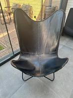 Leren Vlinderstoel, Ophalen