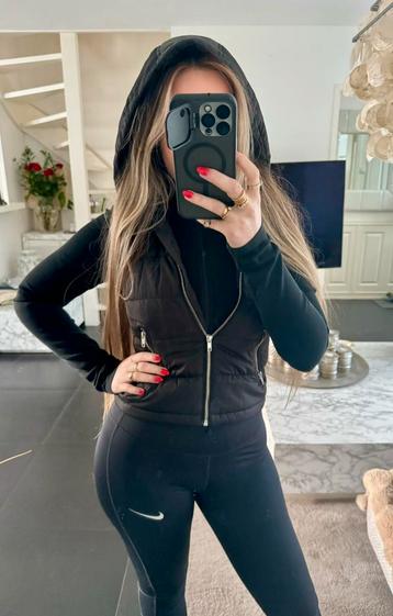 Gewatteerde dames bodywarmer zwart capuchon H&M 36 34 ZGAN! beschikbaar voor biedingen