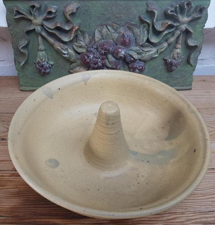 Zeer grote stoere Franse gres bakvorm, leuk als fruitschaal, Antiek en Kunst, Curiosa en Brocante, Ophalen of Verzenden