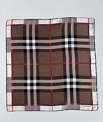 BURBERRY bruin rood nova check zijde sjaaltje 47X48cm, Burberry, Ophalen of Verzenden, Zo goed als nieuw, Sjaal