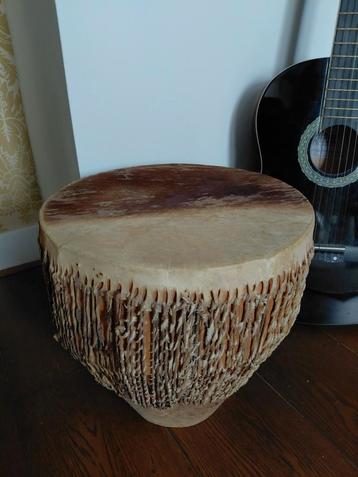 Unieke West Afrikaanse Djembé Trommel beschikbaar voor biedingen