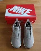 Nieuwe dames Nike Air Nuaxis sneakers mt 40,5, Beige, Nike, Nieuw, Ophalen of Verzenden