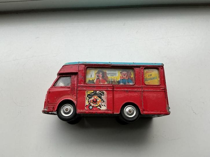 Gorgi Chipperfields Circus Mobile Booking Office, Verzamelen, Speldjes, Pins en Buttons, Gebruikt, Button, Overige onderwerpen