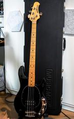 Musicman Stingray USA 3EQ 4 strings - Black, Muziek en Instrumenten, Snaarinstrumenten | Gitaren | Bas, Ophalen, Zo goed als nieuw