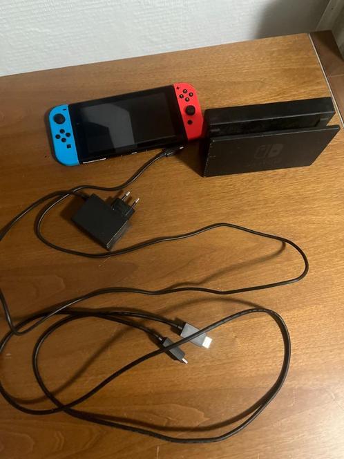 Nintendo Switch 1 v2, Spelcomputers en Games, Spelcomputers | Nintendo Switch, Zo goed als nieuw, Switch 2019 Upgrade, Met 1 controller