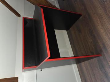 Gamebureau, bestaat uit 2 delen.  beschikbaar voor biedingen