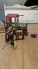 Schleich set Paardenbox Arabische Paarden 42369, Ophalen of Verzenden, Zo goed als nieuw, Paard, Beeldje of Figuurtje