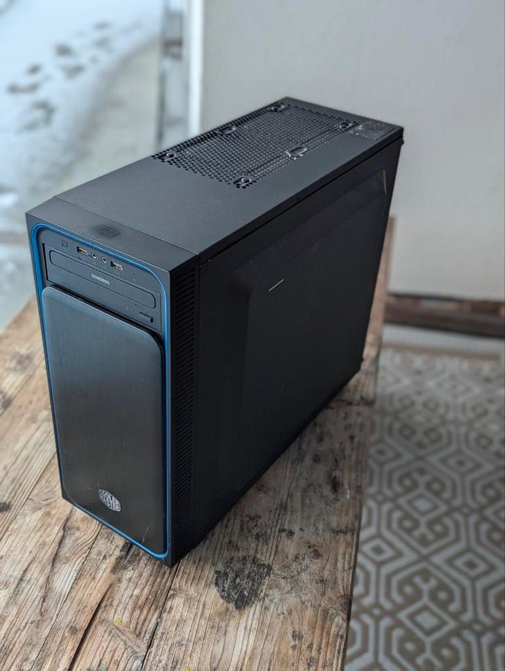 Coolermaster Masterbox E500L, Computers en Software, Computerbehuizingen, Gebruikt, Ophalen of Verzenden