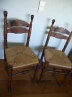 2 houten boeren knopstoelen met rieten zitting, Ophalen