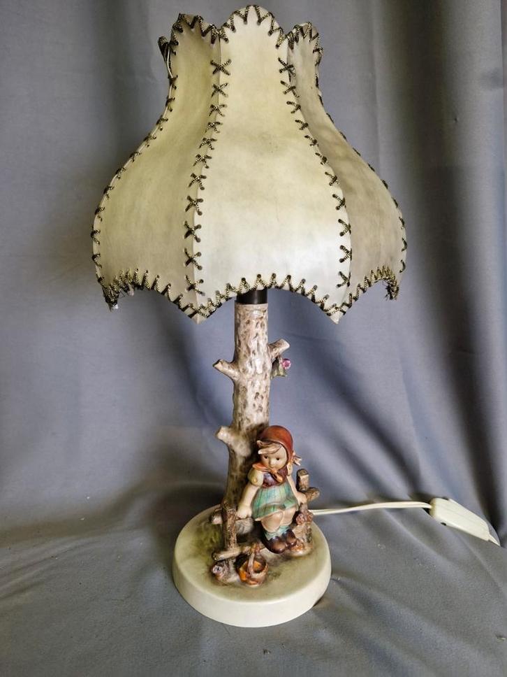 Goebel Hummel tafellamp just resting, Huis en Inrichting, Lampen | Tafellampen, Zo goed als nieuw, Minder dan 50 cm, Ophalen of Verzenden