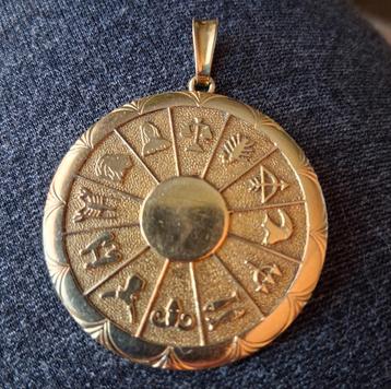 Hanger AM. Doublé verguld dierenriem zodiac ketting hanger. beschikbaar voor biedingen