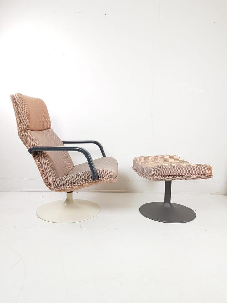 Artifort fauteuil + hocker | de ploeg stof oranje grijs, Huis en Inrichting, Fauteuils, Zo goed als nieuw, Stof, 50 tot 75 cm