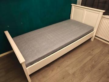 Ikea bedframe met matras - Gratis! - afbeelding 1