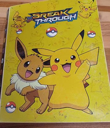 44 pokémon kaarten in map beschikbaar voor biedingen