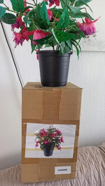Fuchsia kunstplant(en) beschikbaar voor biedingen
