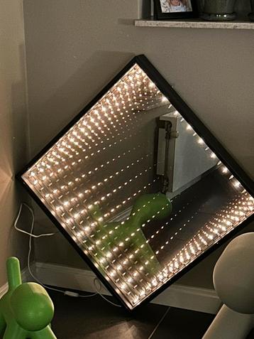 Unieke zeldzame 80’s infinity mirror beschikbaar voor biedingen