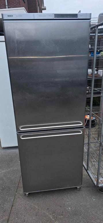 Zilvergrijze Bosch koelvriescombinatie met garantie beschikbaar voor biedingen