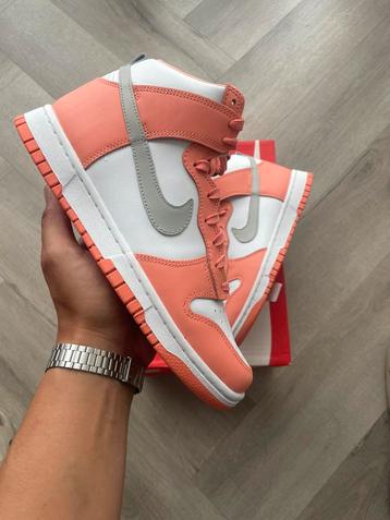 Partij Nike Dunk High Panda – 14 mooi Paar Nieuw in Doos beschikbaar voor biedingen